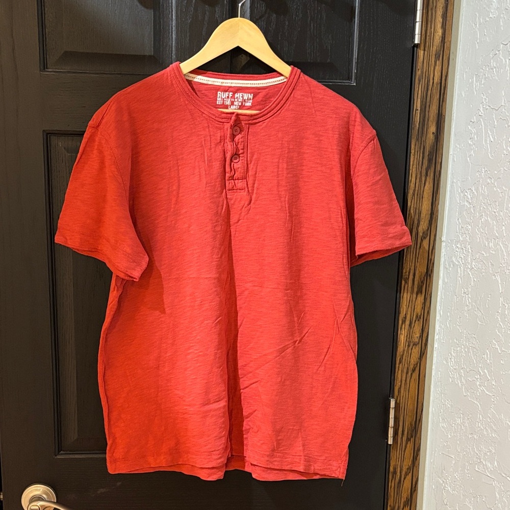Ruff Hewn Men’s Short Sleeve Henley Tee in Red